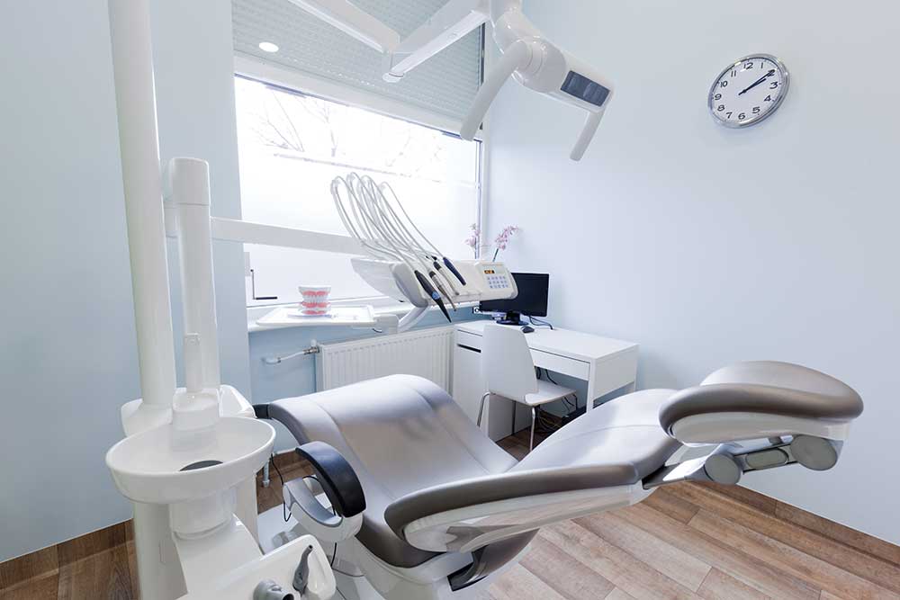 Get emergency dental treatment in Lewisville.